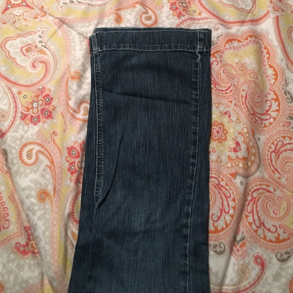 Jeans - Picture 2 of 3