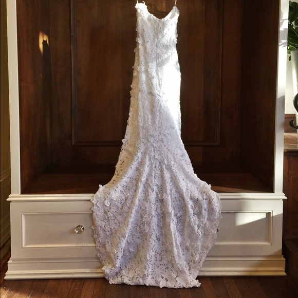 Oscar de la Renta Wedding Gown - Picture 3 of 4