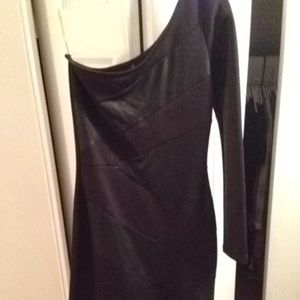 black one sleeve dress