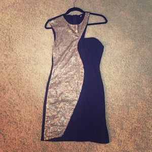 STUNNING gold and black show stopper!!!