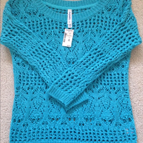 NWT - 3/4 sleeve sweater.
