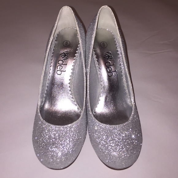Brand new silver pumps! - Picture 4 of 4