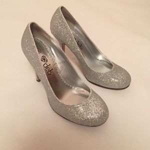 Brand new silver pumps!