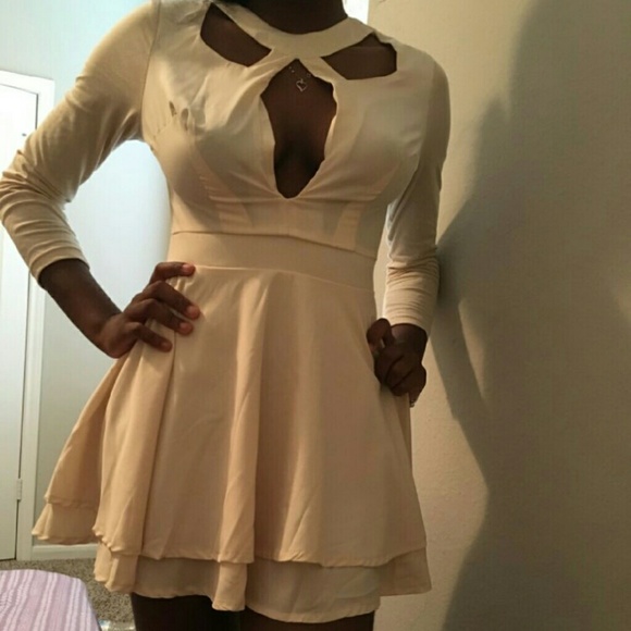 CREAM CUTOUT DRESS - Picture 2 of 4