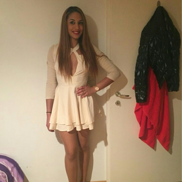 CREAM CUTOUT DRESS - Picture 3 of 4