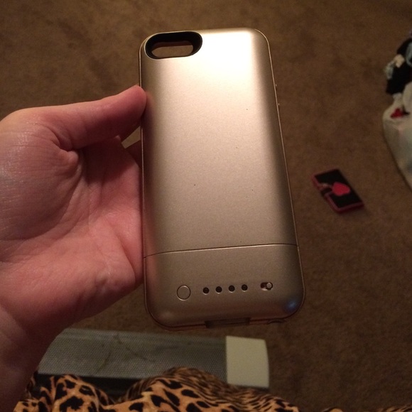 phone case, no cord needed. charging station - Picture 3 of 3