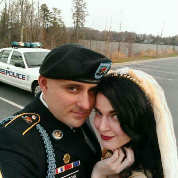 . hi, i am your posher? . - Picture 4 of 4