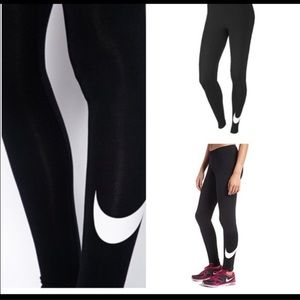 Black with purple Nike leggings leg a see club