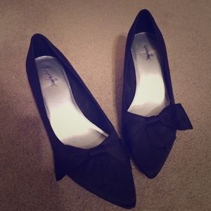 Black heeled shoe