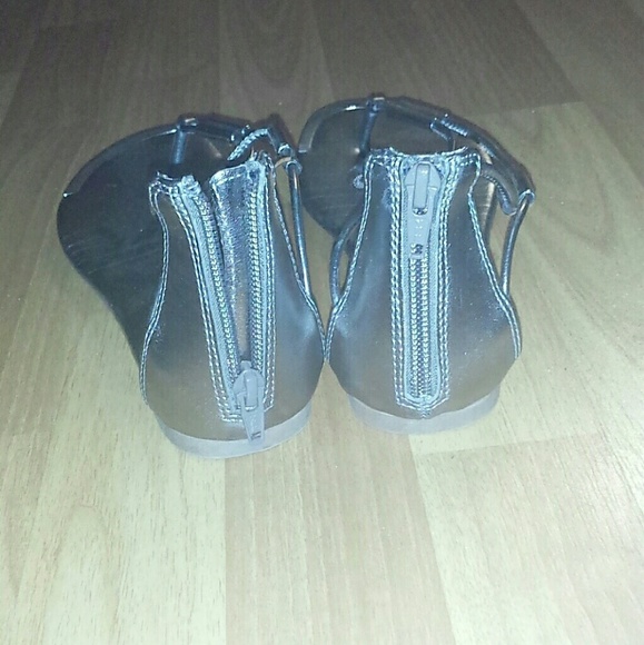 Sandals - Picture 3 of 4