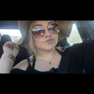 Meet your Posher, Francesca