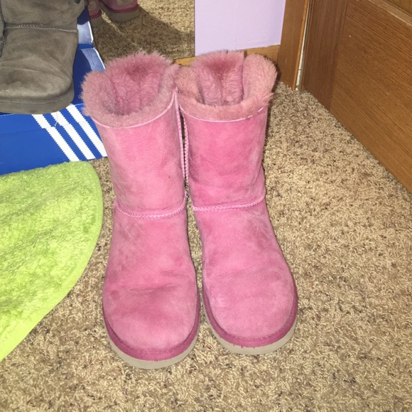 pink uggs