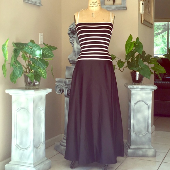 Tadashi Shoji Dresses & Skirts - TADASHI Gown