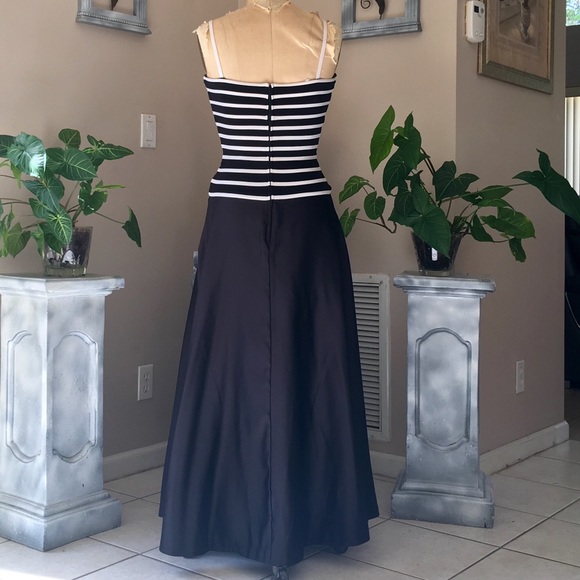 TADASHI Gown - Picture 2 of 4