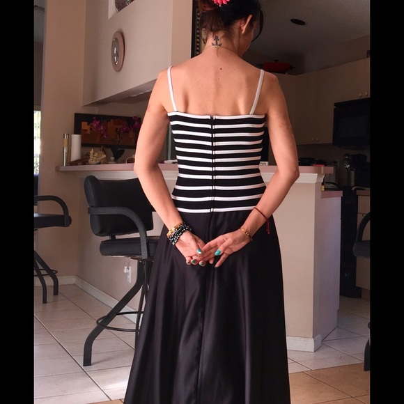 TADASHI Gown - Picture 3 of 4