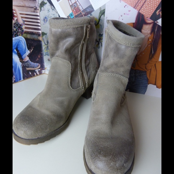Bare Traps Shoes - Bare Traps Suede Kammy Boots, Bootie. Sz 11