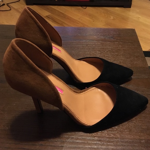 Heels - Picture 2 of 2