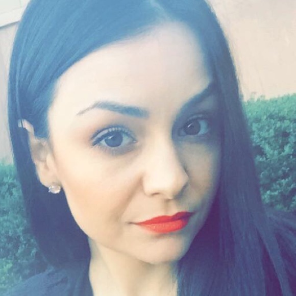 Meet your Posher, Cassie
