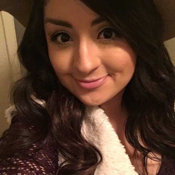 Meet your Posher, Ashley - Picture 1 of 1