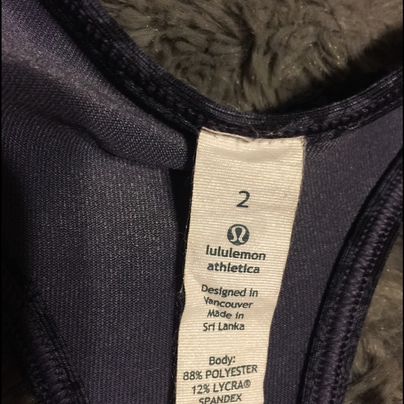 Lululemon razorback- Size 2 - Picture 3 of 3