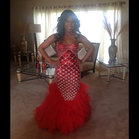 Prom dress - Picture 2 of 4