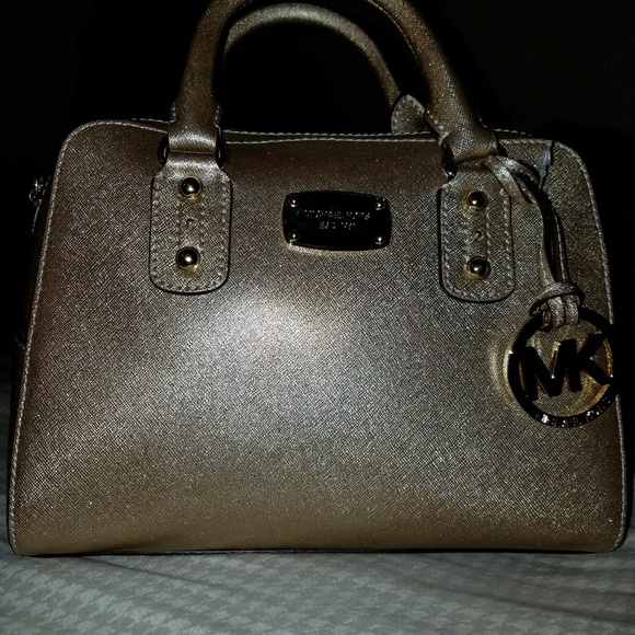 Meet your Posher, Christiana - Picture 2 of 8