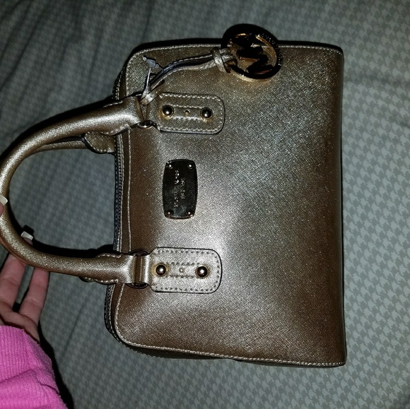 Meet your Posher, Christiana - Picture 4 of 8