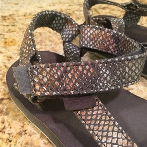 Teva lizard original Velcro sandal Women's 9