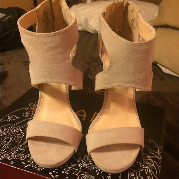 nude heels
