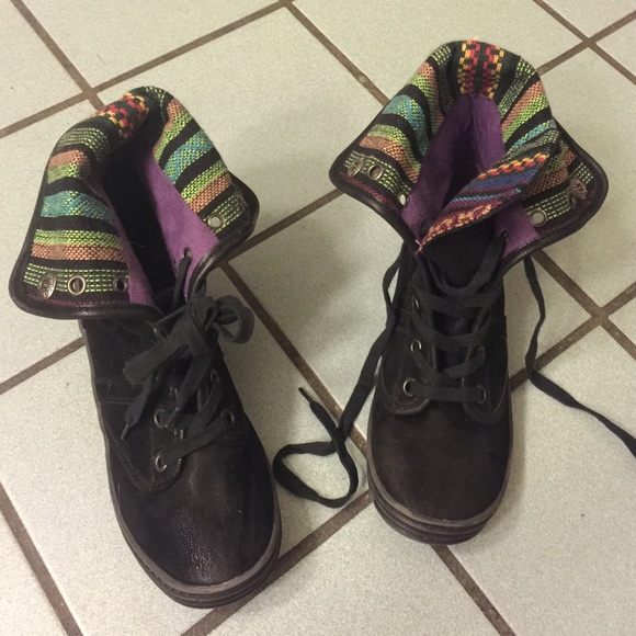 Blowfish Shoes - Cute black suede like boots