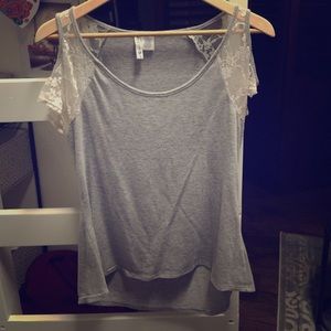 Pretty grey t shirt
