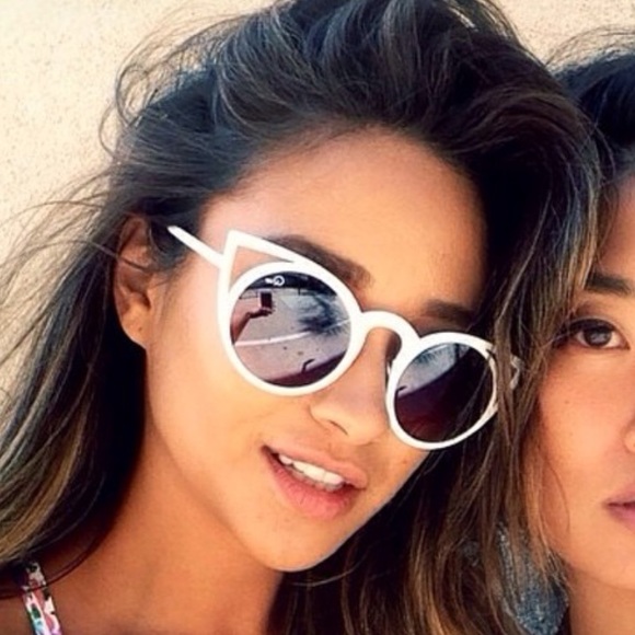 SOLD New Quay Australia glasses - Picture 2 of 4