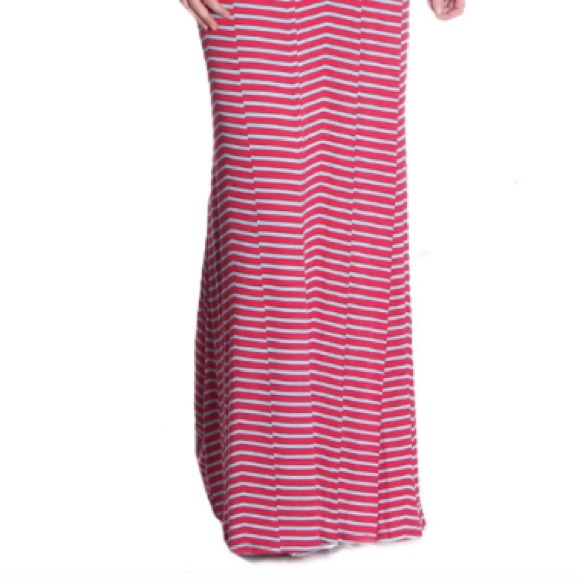 ❤️❤️❤️Pink and blue stripe flutter maxi dress - Picture 2 of 4