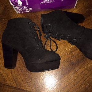 Heel boots