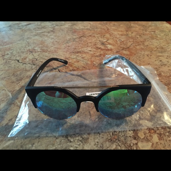 SOLD - Picture 3 of 4