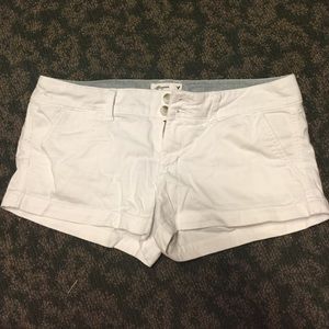 American Eagle white shorts