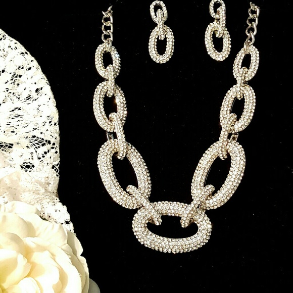 GORGEOUS crystal necklace. Earrings NOT included