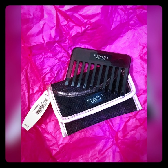 Victoria's Secret Comb.. 🐝