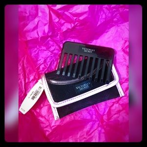 Victoria's Secret Comb.. 🐝