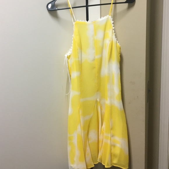 Super summery BCBG dress! Size 2