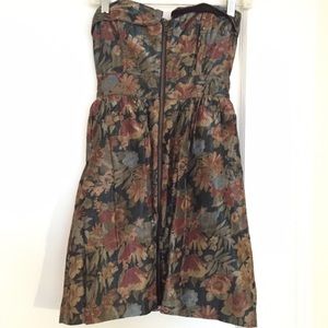 Tapestry inspired floral tube skater dress. Size 2