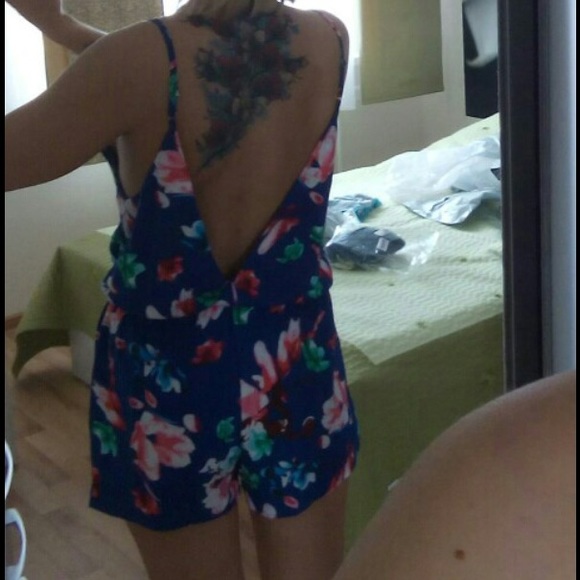 🆕 Beautiful  floral print romper🎀 - Picture 2 of 4