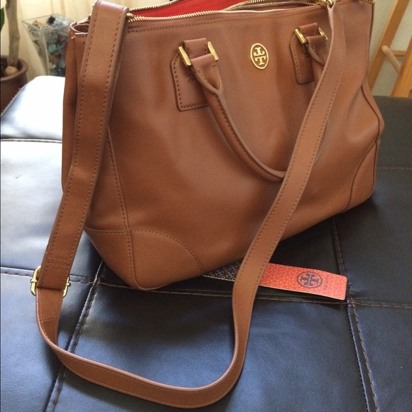 PRE-LOVED!  Tory Burch 'Robinson' - Picture 2 of 4