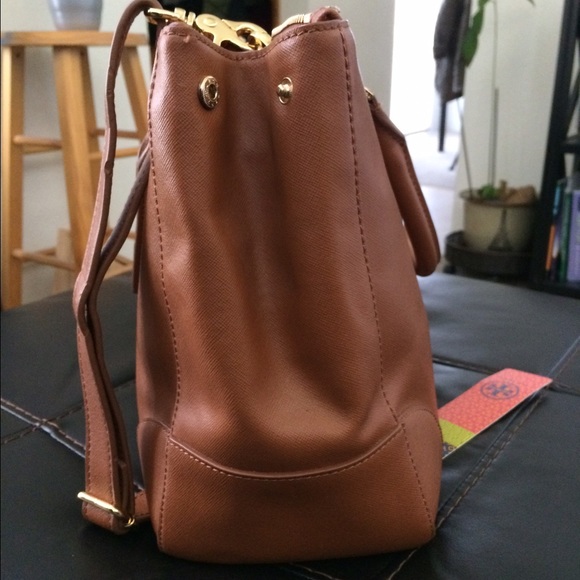 PRE-LOVED!  Tory Burch 'Robinson' - Picture 3 of 4