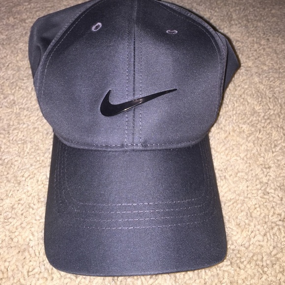 Black Nike hat