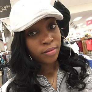 Meet your Posher, Caprice