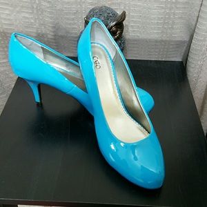Bright blue size 11 heels