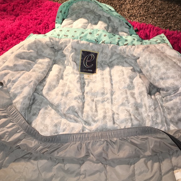 snow/winter coat - Picture 2 of 3