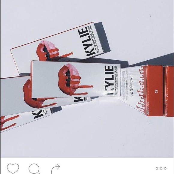 Kylie by Kylie Jenner lip kit
