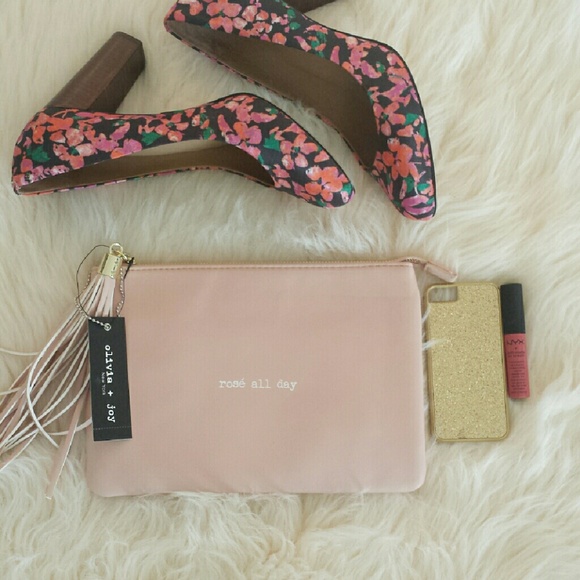 Olivia + Joy Handbags - {N.W.T Olivia + Joy} "Rose all day" Pouch